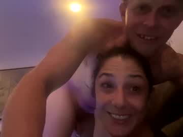 couple Free XXX Cams with squillywillie6
