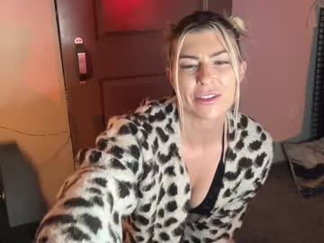 girl Free XXX Cams with chloecumz4u