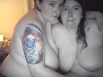 couple Free XXX Cams with chubbylesbianmums