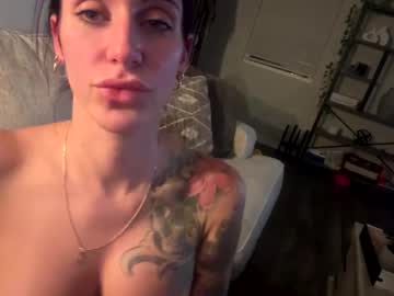 couple Free XXX Cams with bootyqueen04