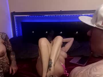 couple Free XXX Cams with sharinpeter