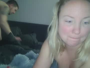 couple Free XXX Cams with sexiirose22
